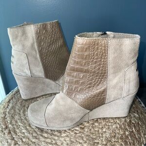 Toms Desert Wedge Ankle Boots with Croc Embossing
